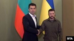 Premierul bulgar Kiril Petkov s-a întâlnit joi cu președintele ucrainean Volodimir Zelenski.