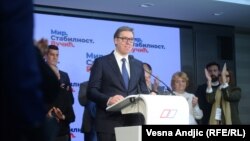 Lider Srpske napredne stranke (SNS) i predsednik Srbije Aleksandar Vučić proglasio izbornu pobedu na predsedničkim, vanrednim parlamentarnim i lokalnim izborima, u štabu SNS u Beogradu, 3. april 2022.