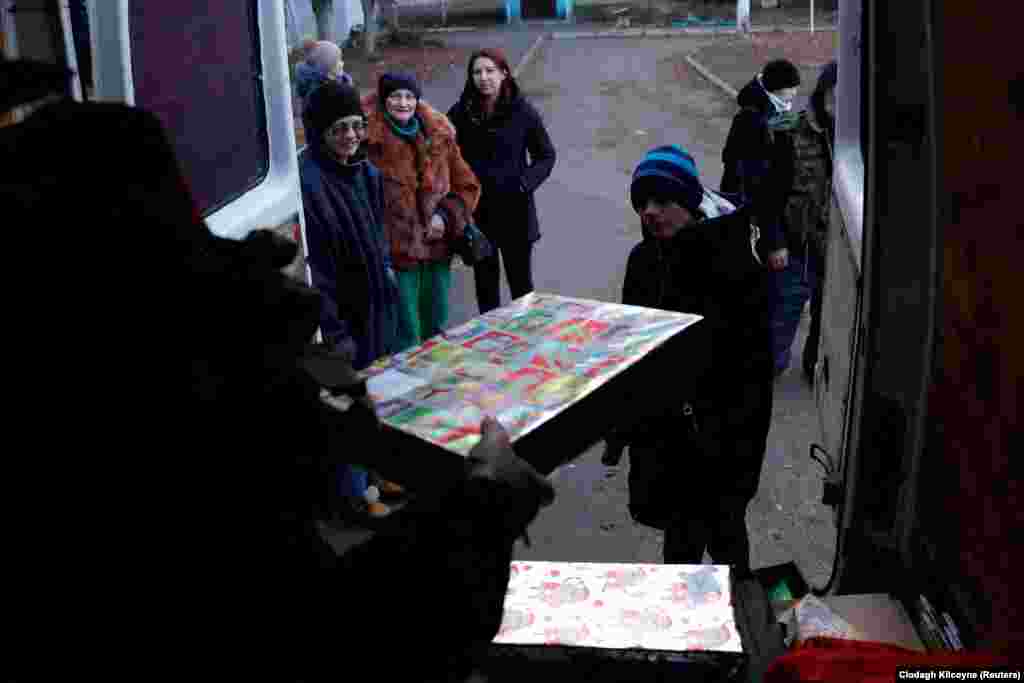 13-річний Станіслав чекає своєї черги... Кашувара почав організовувати гуманітарну допомогу Україні у 2014 році, працюючи журналістом  