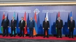 Лицом к событию. Отодвинулись Лицом к событию. Отодвинулись