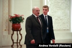 ალიაქსანდრ ლუკაშენკა და მისი ვაჟი ნიკოლაი (კოლია) ჩინეთის ლიდერ სი ძინპინთან შეხვედრის შემდეგ. პეკინი,2019 წლის 25 აპრილი