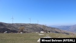 Podveleška visoravan iznad Mostara na jugu BiH, vjetroelektrana sa 15 vjetroturbina, 23. februar 2021.