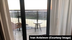 Novo radno okruženje ruskog IT stručnjaka Ivana Anisimova nakon što je preselio svoj posao iz Novosibirska u Rusiji u Beograd