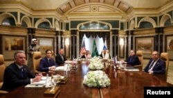 აშშ-ის და რუსეთის დელეგაციები საუდის არაბეთში. 2025 წლის 18 თებერვალი