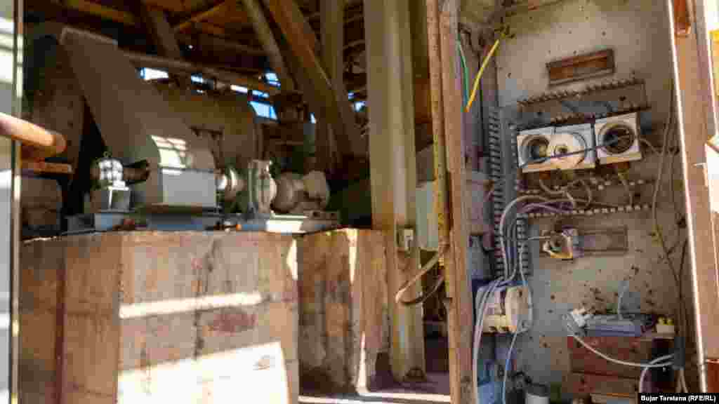 Električni transformator, koji je u kvaru u Metalurgiji cinka.