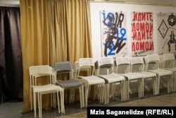 აუდიტორიის ნულოვანი სართული სარდაფში, რომელიც გამოფენების და მასტერკლასების მოსაწყობად გამოიყენება. აქ გასულ თვეში გაიმართა დრამის ფესტივალიც. აუდიტორიის ღონისძიებები ძირითადად რუსულენოვანია და რუსულენოვანი საზოგადოებისთვისაა განკუთვნილი. ანდრეი ამბობს, რომ რამდენჯერმე ქართულ ენაზეც სცადეს ღონისძიებების მოწყობა, მაგრამ 6 ადამიანზე მეტი არასოდეს მოგროვილა ასეთ ივენთებზე.