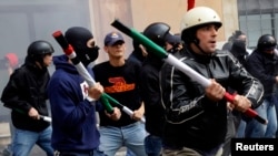 Detalj sa protesta na Trgu Navona u Rimu (oktobar 2008)