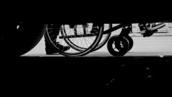 Na sudu u Prištini traži infrastrukturu za kolica Na sudu u Prištini traži infrastrukturu za kolica