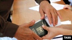 „აფხაზეთის სახალხო მოძრაობა“ სოხუმის მიერ  2020-2022 წლებში გაცემული დაახლოებით 6693 პასპორტის კანონიერების შესწავლას ითხოვს.