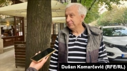 Beogradski taksista Dragan Radenković za Radio Slobodna Evropa navodi da automobil u privatne svrhe zbog poskupljenja goriva ređe koristi. Kako kaže, koristi priliku kad zbog vožnje ide u određene delove grada, da pozavršava obaveze.