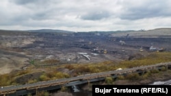 Kosovo ima više od 10 milijardi tona lignita, koji je vrsta uglja, i kao takvo je peta zemlja u svijetu po količini ovog resursa.