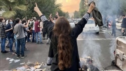 Iran | Lacrimi și furie după uciderea unei tinere care participa la protestele față de poliția religioasă Iran | Lacrimi și furie după uciderea unei tinere care participa la protestele față de poliția religioasă