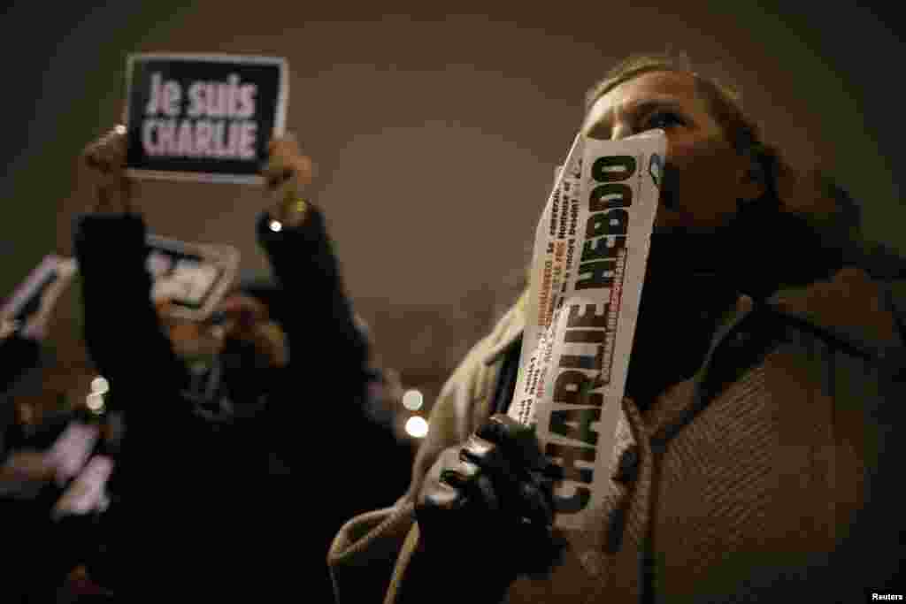 Акция памяти погибших в результате нападения на редакцию Charlie Hebdo. Париж, 7 января 2015 года