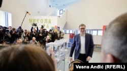 Predsednik Srbije Aleksandar Vučić na biračkom mestu, Beograd, 3. april 2022.