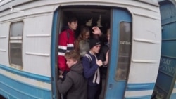 Іржаві та смердючі – якими електричками доводиться їздити українцям (відео) Іржаві та смердючі – якими електричками доводиться їздити українцям (відео)