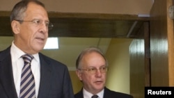 Міністр закордонних справ Білорусі Сергій Мартинов (праворуч) зустрівся зі своїм російським колегою Сергієм Лавровим у Мінську, 22 червня 2010 року