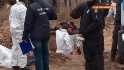 Братська могила цивільних у Бучі. «Їх вбивали за те, що вони були українцями» (відео) Братська могила цивільних у Бучі. «Їх вбивали за те, що вони були українцями» (відео)