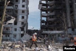 უკრაინის კიევის რეგიონში, ბოროდიანკაში რუსული სარაკეტო დარტყმის შედეგად დანგრეული სახლი. 7 აპრილი, 2022 წ.