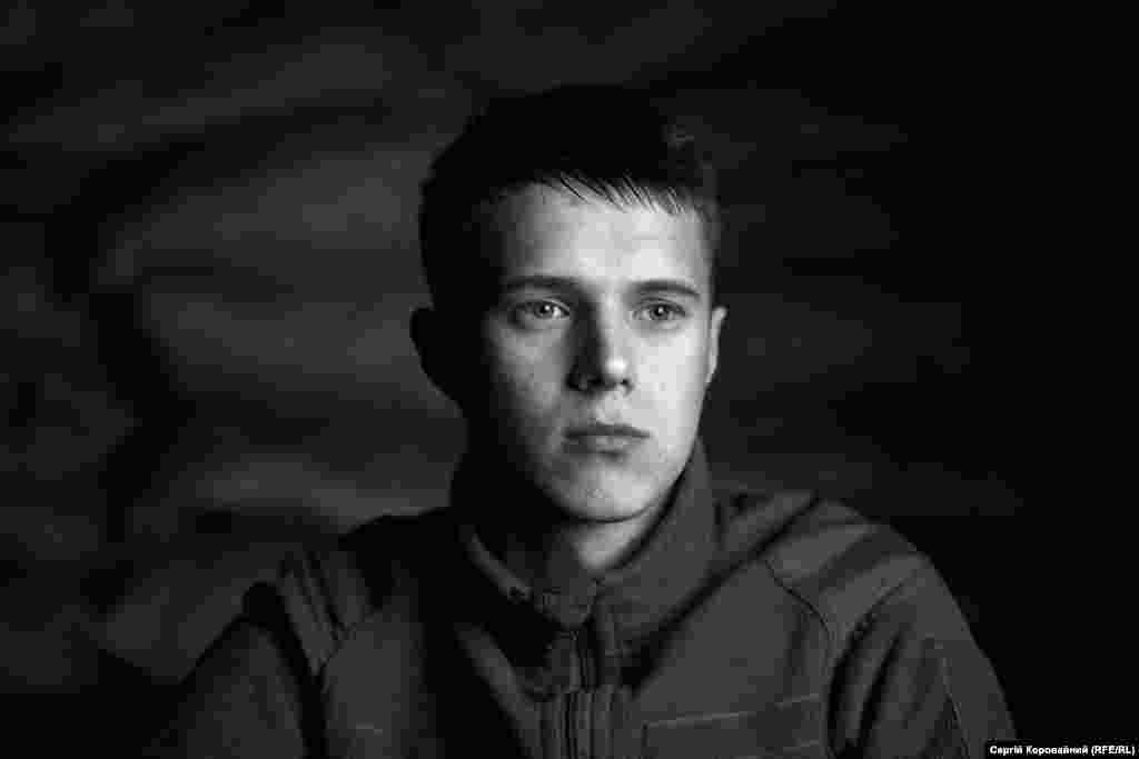 «Вы видели, что в Украине происходит? Как тут быть в стороне? Не знаю. Служу почти год, контракт подписал сразу после окончания «бурсы», в 18 лет»