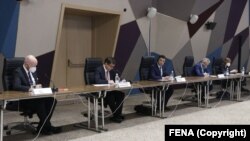 Matthew Field, Eric Nelson, Erduan Kafedžić, Johann Sattler i Kathleen Kavalec, konferencija za medije 22. novembra 2021.