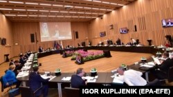 "Nedostatak kredibilnog napretka u mnogim slučajevima, a u nekima čak i nazadovanje, često se odnosi na nedostatak političke volje", iz ocena Evrpskog saveta o proširenju na Zapadni Balkan. Na fotografiji članovi ovog tela EU tokom sastanka na Brdu kod Kranja (Slovenija), 5. oktobra 2021.