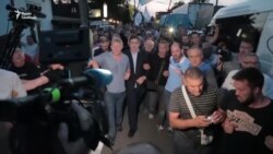 Саакашвілі разом з прихильниками «прорвали» кордон (відео) Саакашвілі разом з прихильниками «прорвали» кордон (відео)