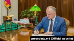 Игорь Додон