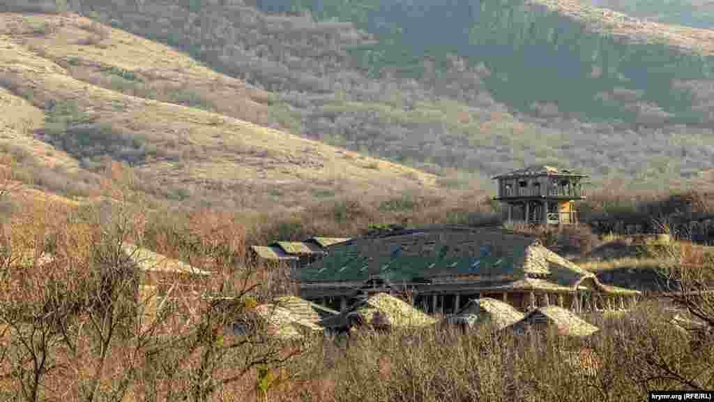 Кинопарк «Викинг» в живописном урочище «прижился» значительно позже, после натурных съемок в 2015 году одноименной российской исторической кинодрамы