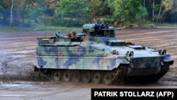 გერმანიის არმიის (ბუნდესვერის) კუთვნილი ჯავშანმანქანა 