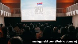 Snimanje filma "Republika Srpska: Borba za slobodu" podržano je brojnim donacijama. Novac su, među ostalim, donirale gradske uprave Banjaluke, Bijeljine i Teslića, pokazuju podaci objavljeni na web stranice producentske kuće u vlasništvu Borisa Malagurskog.