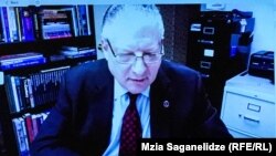 სტიუარტ ფინკელი სასამართლო სხდომაზე ჩართვისას, 2023 წლის 11 იანვარი