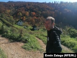 "Ne treba meni struja ovdje, ni put, ni mobitel", kaže Milenko, i dodaje da borba protiv izgradnje hidrocentrala nikad neće prestati.