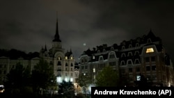 «Тримаємося у графіках відключень», кажуть у компанії-постачальнику електроенергії