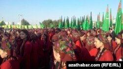 Туркменистаналъул Туркменабад шагьар. Лъидаго бачIеблъиялъул къо кIодо гьабиялде хIадурлъи. 2013 соналъул 15 Октябрь.