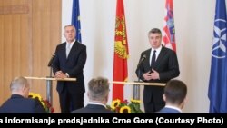 "Pogađa nas deficit pažnje s nekih najvažnijih evropskih političkih adresa, jer smatramo da ni na Zapadnom Balkanu, ni drugdje ne može biti vakuuma", kazao je Milo Đukanović (lijevo) na pres-konferenciji sa hrvatskim kolegom Zoranom Milanovićem (na fotografiji, 16. rujna 2021.)