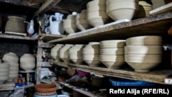 Dušan kaže da čak i kada bi našao posao u struci za koju se školovao, ne bi ostavio po strani zanat kojim se trenutno bavi.