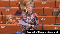 Elvira Kovač, predstavnica Srbije, narodna poslanica iz redova Saveza vojvođanskih Mađara, tokom obraćanja na sednici Parlamentarne skupštine Saveta Evrope u Strazburu, u Francuskoj 25. januara 2023.