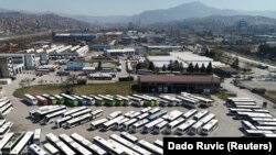 Autobusi kompanije Centrotransa Eurolines parkirani u Sarajevu, april 2020.