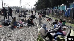 В Идомени (Греция) скопились беженцы, которых не пустила Македония