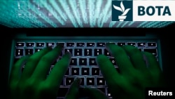 Dokumentet për blerjet kanë rrjedhur në të ashtuquajturin “dark net” (Ilustrim).