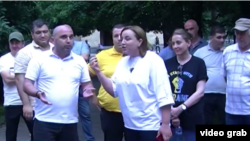 ოზურგეთში, მოსახლეობასთან შეხვედრის დროს, ოპოზიციონერ ლიდერებს შეურაცხყოფა მიაყენეს