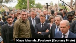 Vizita la Irpin, oraș distrus de ruși, a avut loc înaintea discuțiilor de la Kiev. Cancelarul Olaf Scholz, premierul Mario Draghi, președintele Emmanuel Macron și președintele Klaus Iohannis văd cu ochii lor ororile pe care le condamnau.