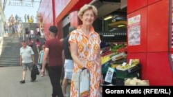 Banjalučanka Mira smatra da poskupljenja imaju objektivne razloge, ali da je najveći razlog taj "što imamo vlast koja se ne brine za svoj narod".