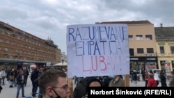 Protestna šetnja u Novom Sadu (19. april 2021)