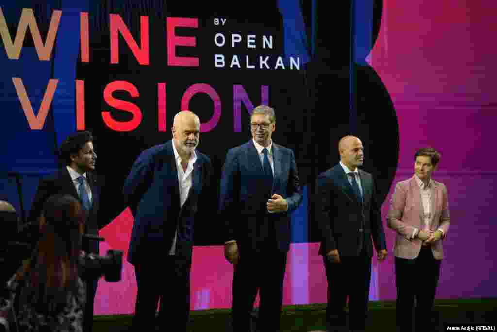 Sajam su zvanično otvorili predsednik Srbije Aleksandar Vučić (u sredini), premijer Albanije Edi Rama (levo) i predsednik Vlade Severne Makedonije Dimitar Kovačevski. Srbija, Albanija i Severna Makedonija su zemlje koje su pokrennule inicijativu "Otvoreni Balkan".