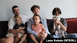 ანა ლორიონოვა ოჯახთან ერთად