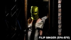 Мария Алехина за кулисами перед концертом группы Pussy Riot в Берлине, Германия, 12 мая 2022 года