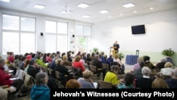 Собрание "Свидетелей Иеговы" до запрета их деятельности в России, архивное фото