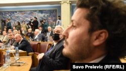 Zdravko Krivokapić (u sredini) i Dritan Abazović (desno) na skupštinskoj sjednici, Podgorica, 3. februar 2022.