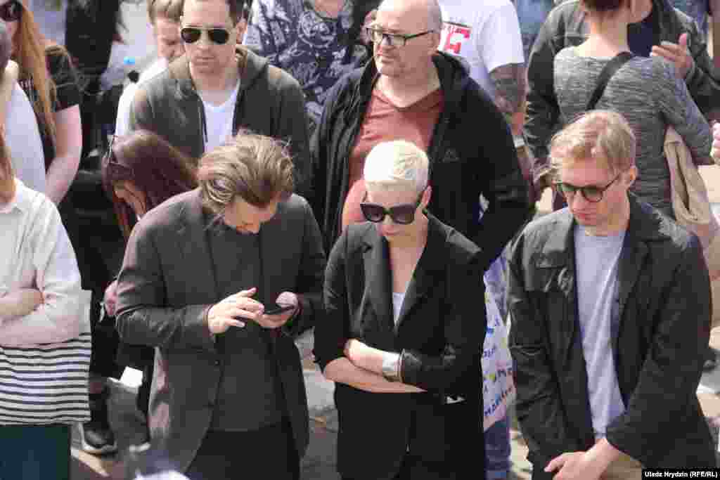 Марія Колесникова, представниця штабу колишнього претендента на президентську посаду Віктора Бабарика, одна з найближчих соратниць кандидатки в президенти на виборах-2020 Світлани Тихановської. Станція метро «Пушкінська» в Мінську